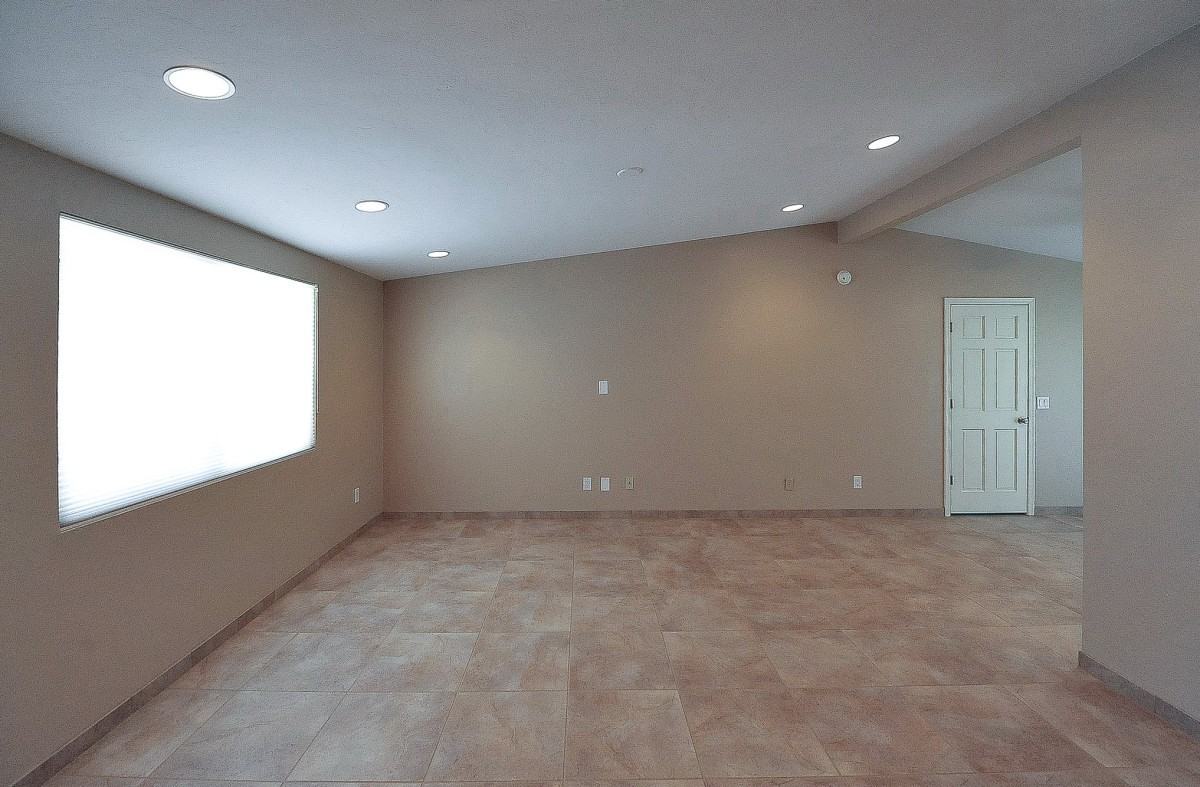 7911 N Jensen Dr - Photo 6 of 18