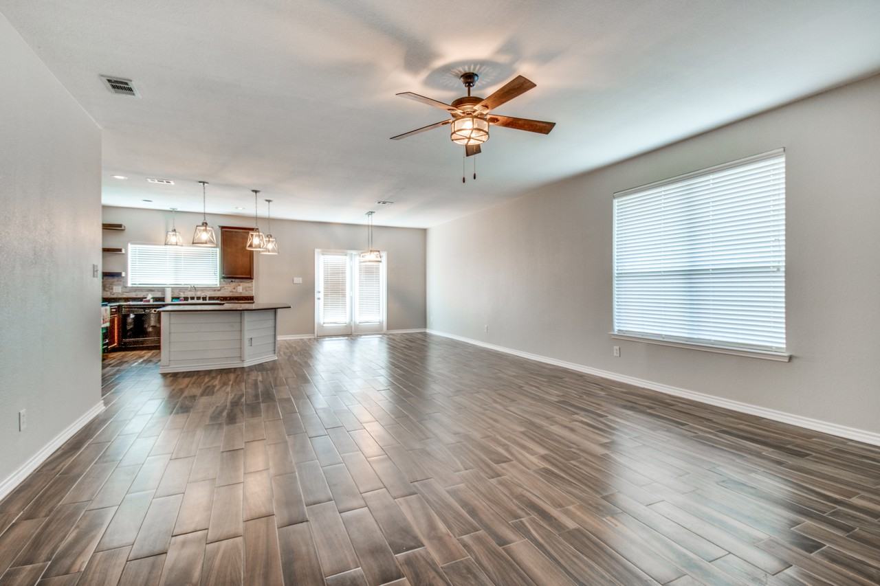 2038 Allyson Dr - Photo 3 of 12