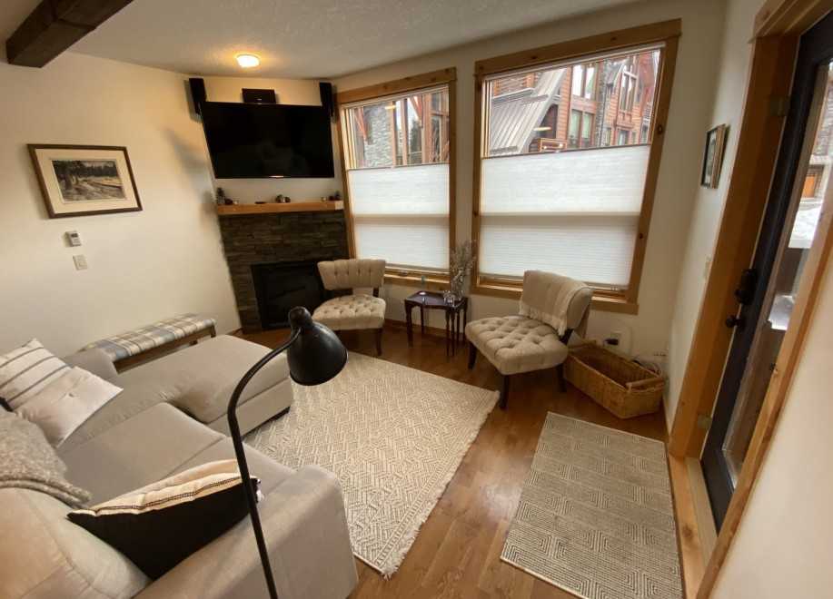 2100 Stewart Creek Dr - Photo 2 of 14