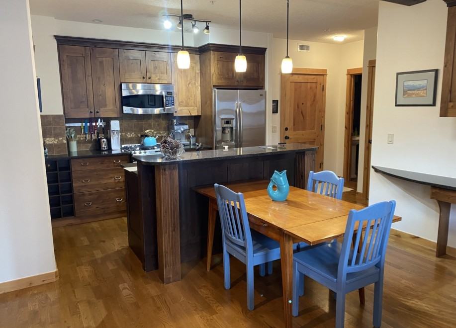 2100 Stewart Creek Dr - Photo 3 of 14