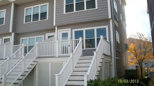 285 North End Blvd #3 - Photo 3 of 16