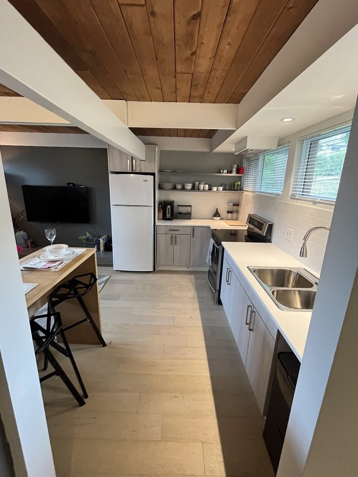 4048 Violet St - Photo 3 of 14