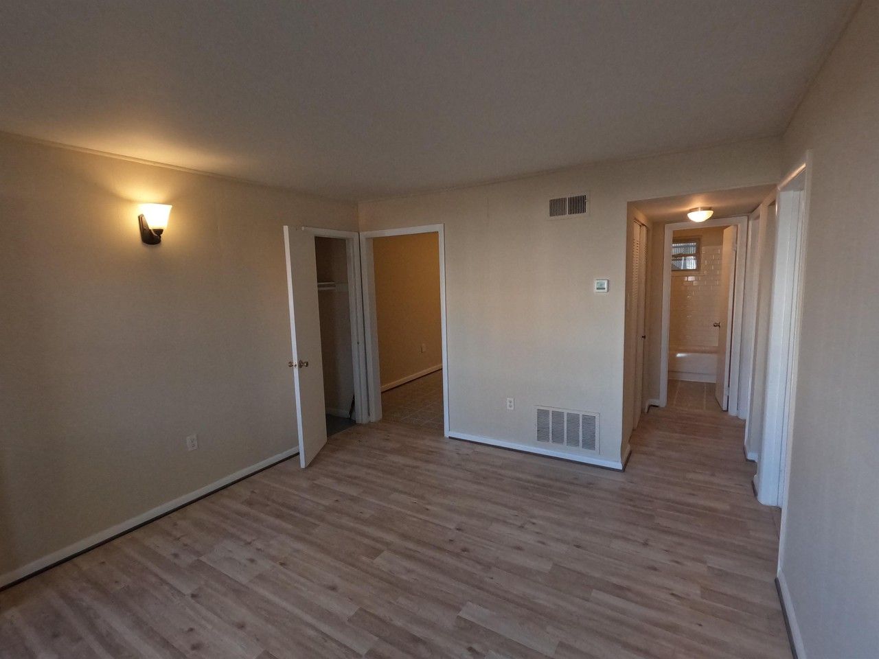 1421 W Clay St #1 - Photo 5 of 10