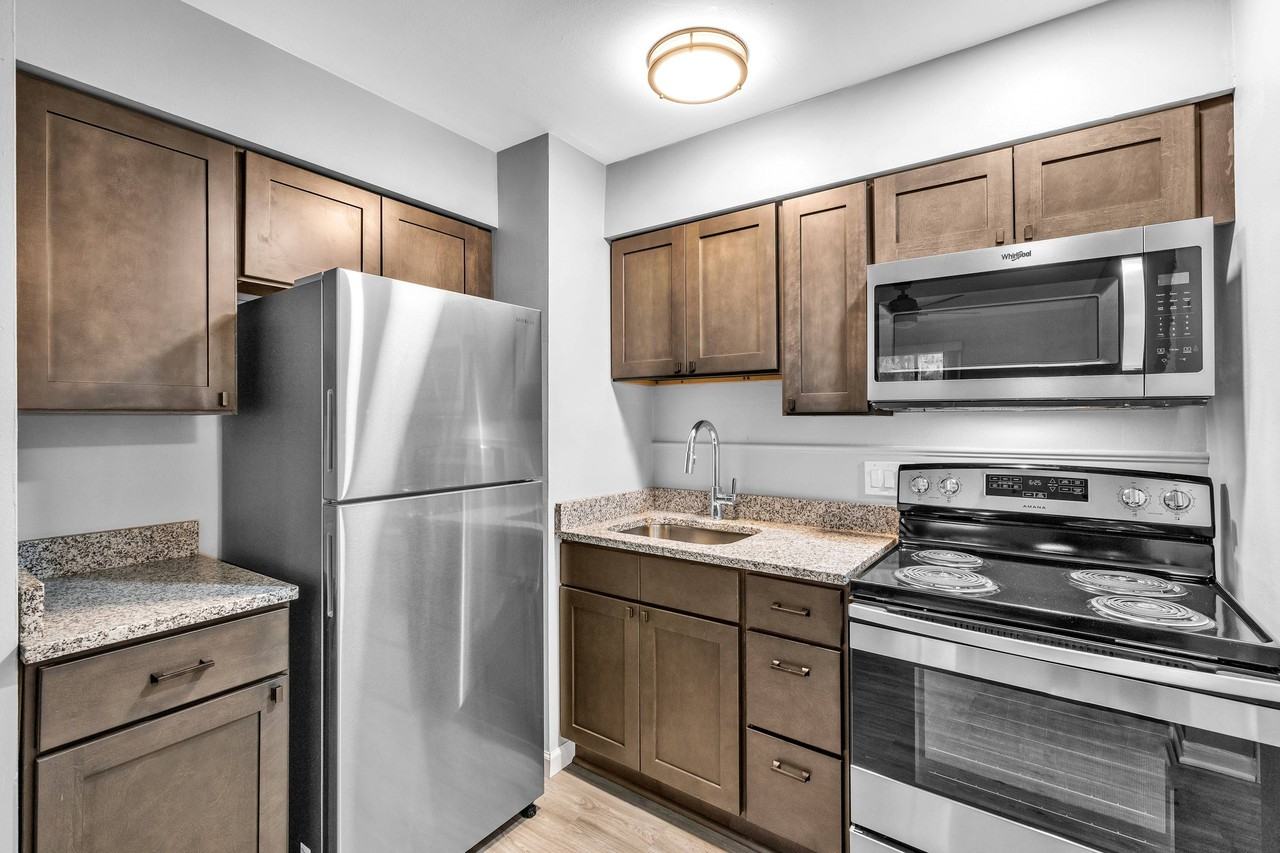 Lysander Apartments - Photo 5 of 23