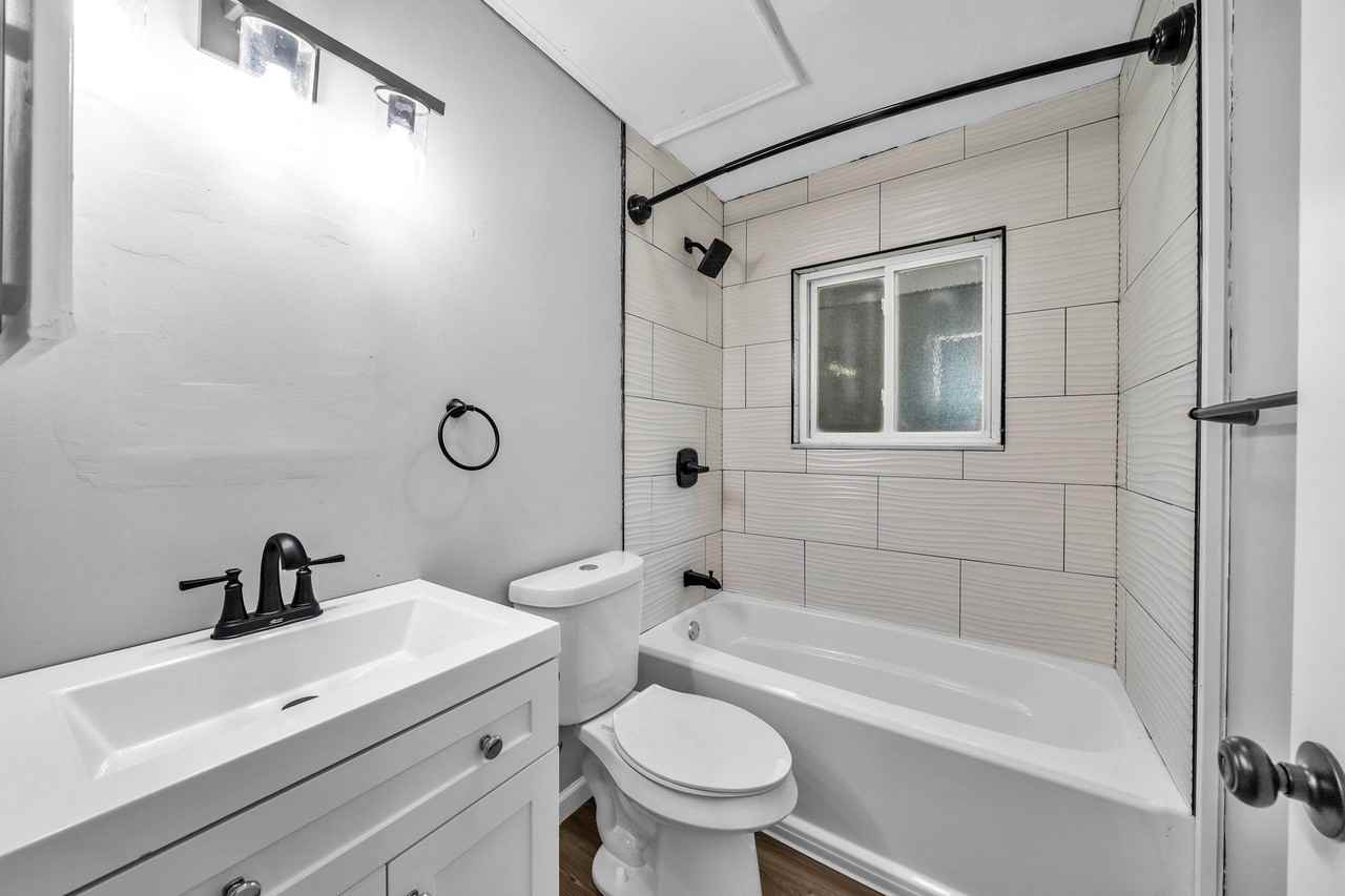 Lysander Apartments - Photo 7 of 23