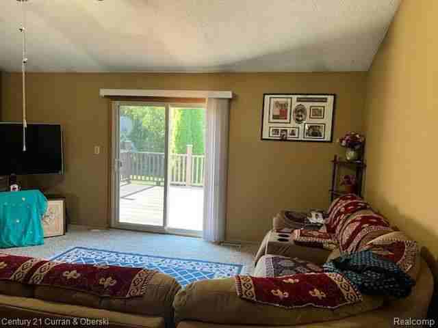 19136 Dawnshire Dr - Photo 3 of 28