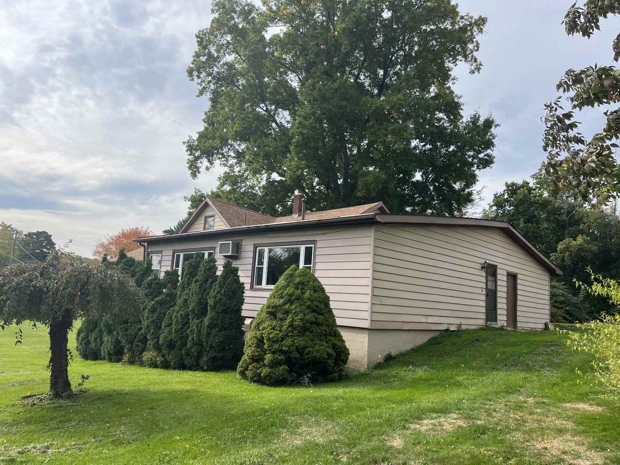 5544 E Lake Rd - Photo 3 of 15