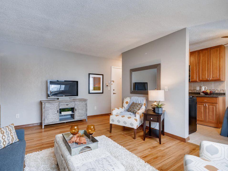 The Minneapolis 220 - Photo 2 of 50