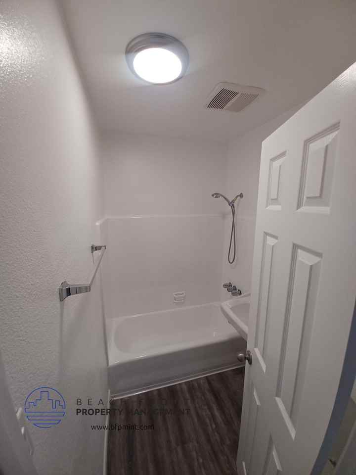 1145 East 1st Street - Photo 4 of 12