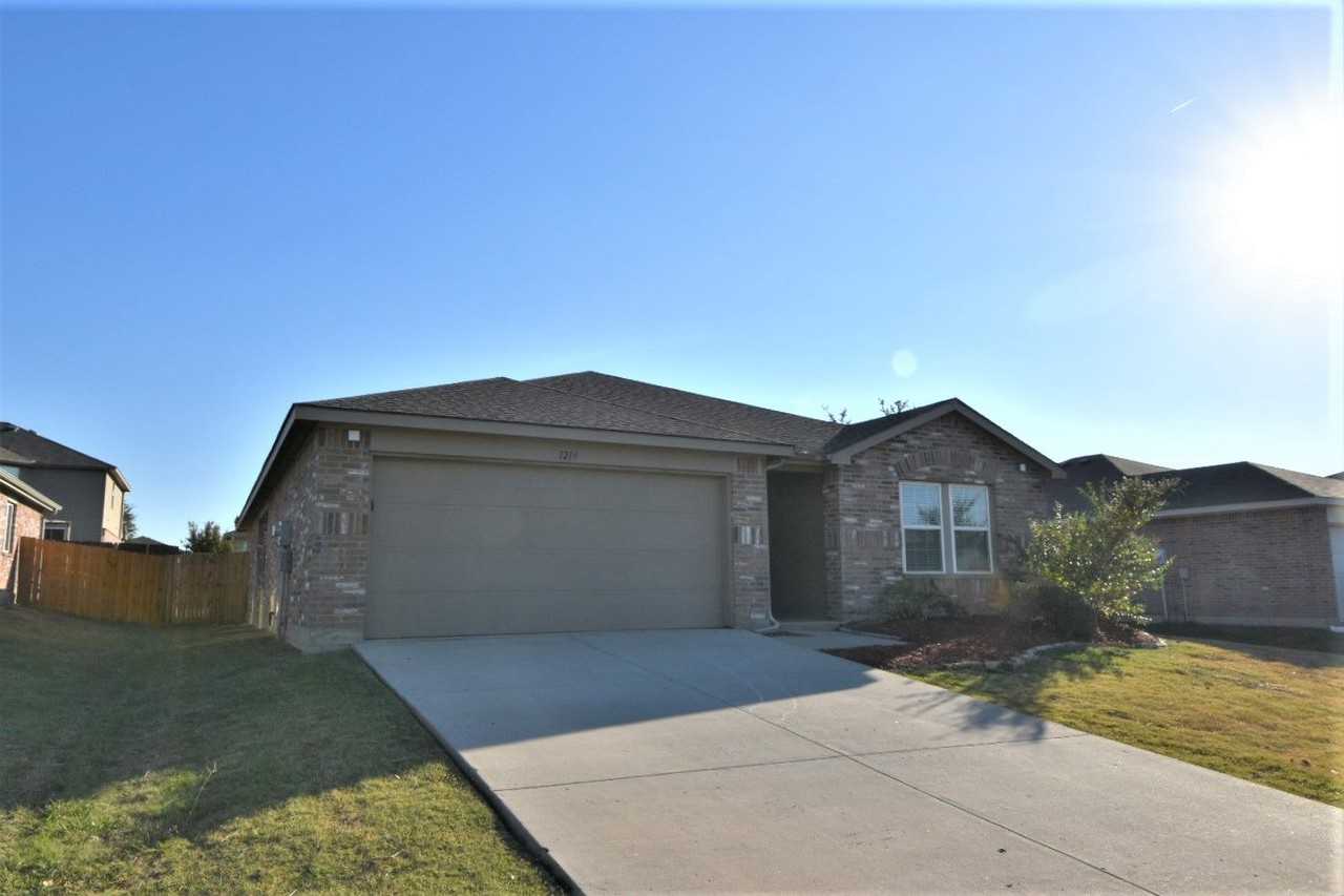 1214 Eagles Nest Trl - Photo 2 of 22