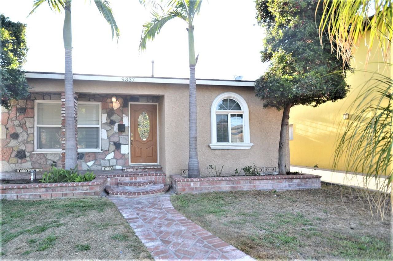 9337 San Carlos Ave - Photo 2 of 11