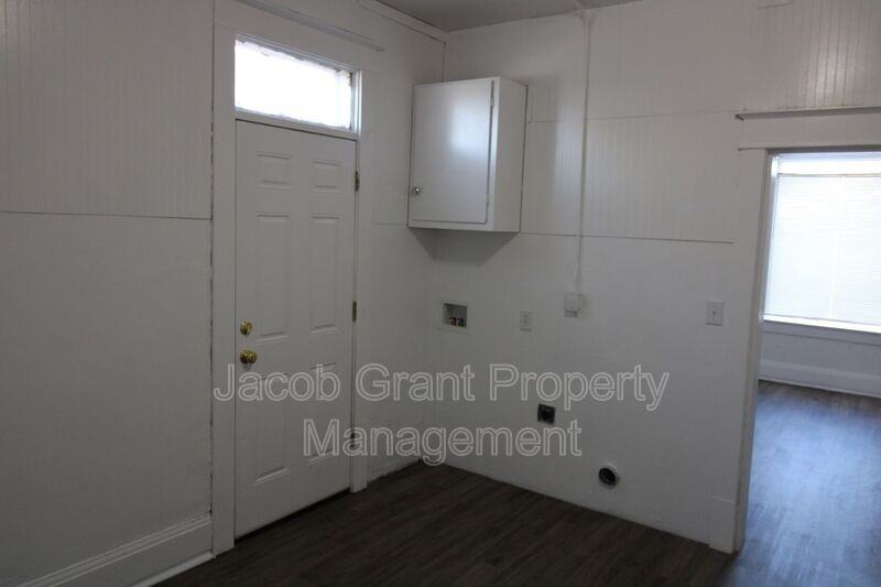 307 H St - Photo 6 of 10