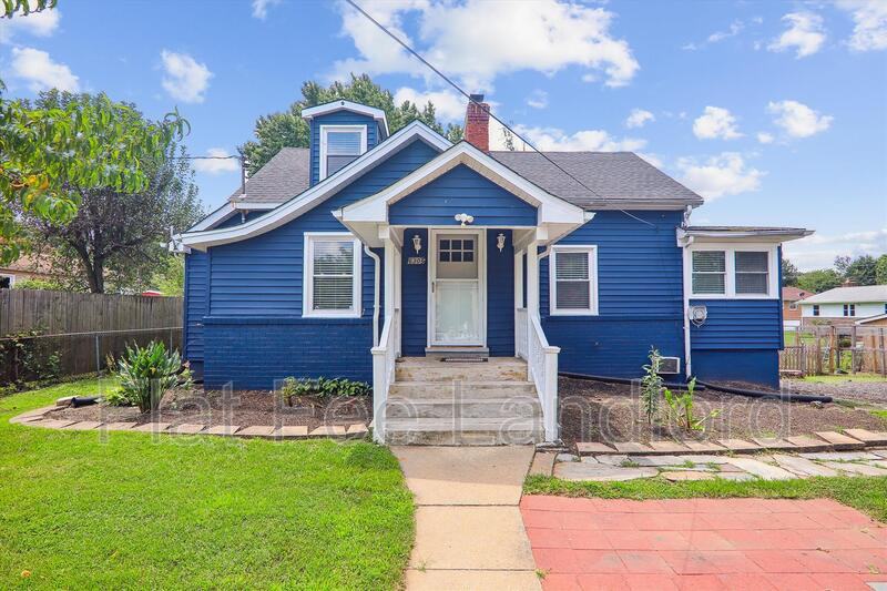 6309 Somerset Rd - Photo 2 of 35