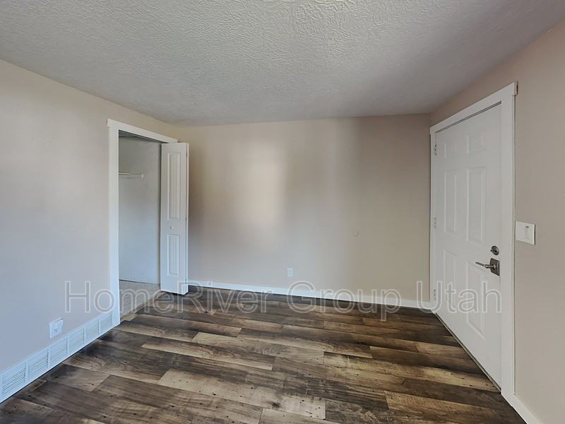 4289 S Winfield Rd - Photo 6 of 38