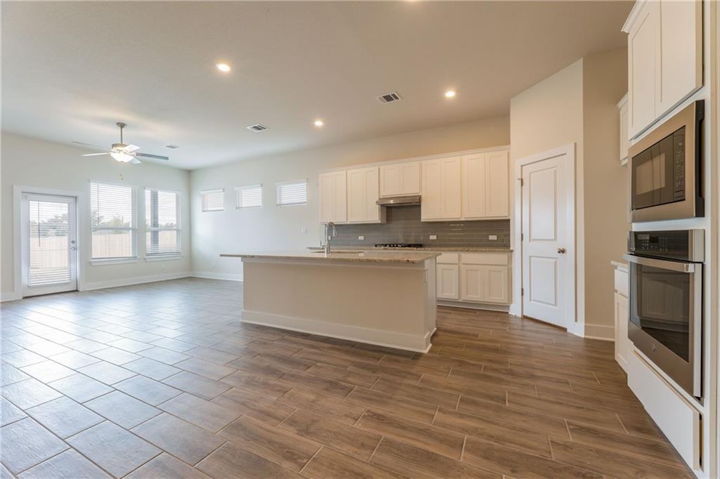 178 Brooks Ranch Dr #1 - Photo 3 of 18