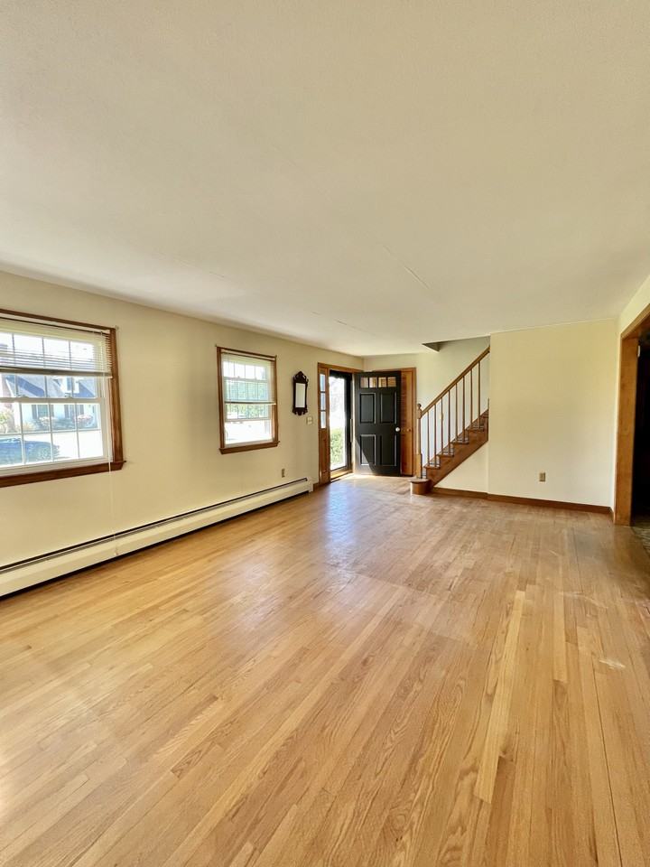20 Newton Ln #1 - Photo 3 of 13