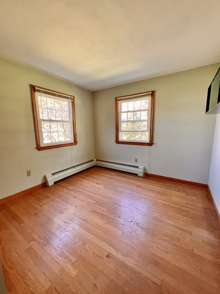 20 Newton Ln #1 - Photo 4 of 13