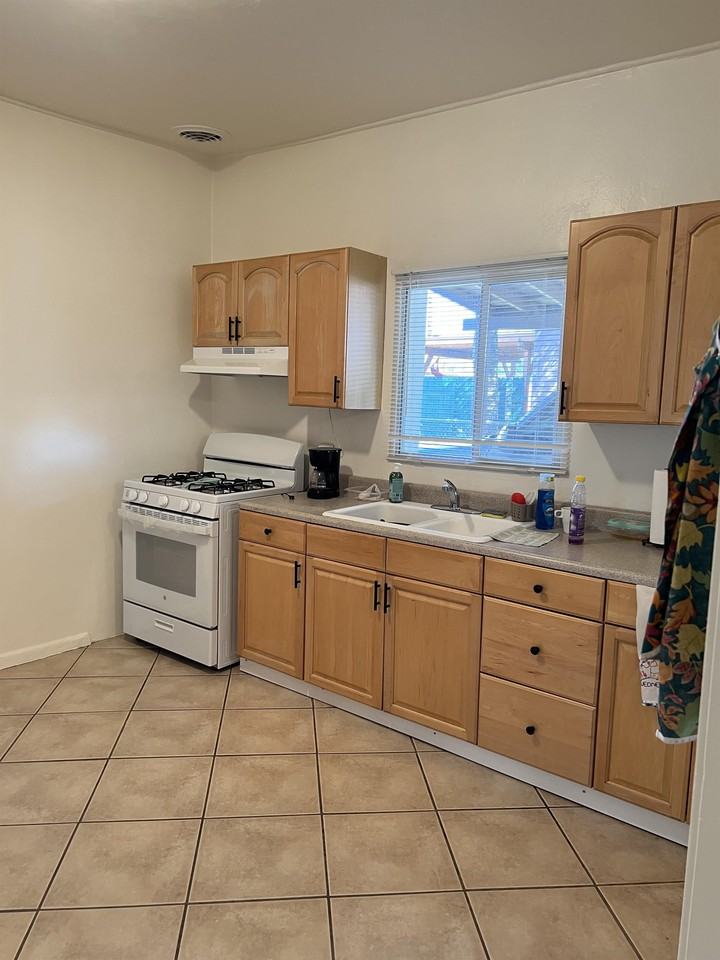 509 N Shawnee Ave #1 - Photo 2 of 10