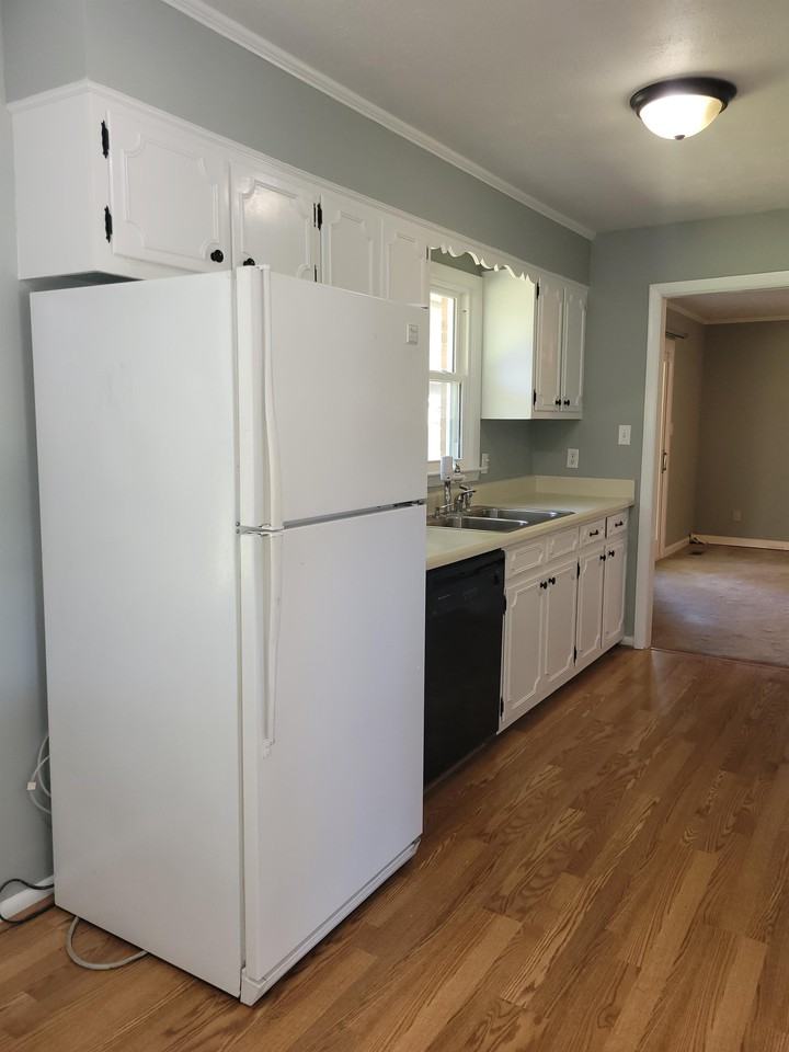 2452 Vandemere Ave #1 - Photo 3 of 11