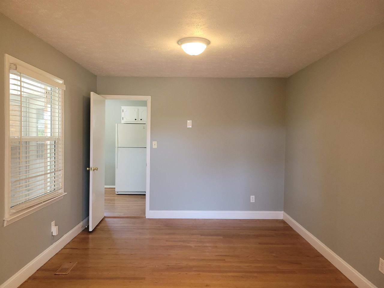 2452 Vandemere Ave #1 - Photo 4 of 11