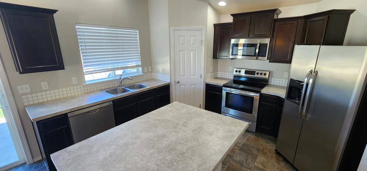 2316 N Mountain Ash Ave #1 - Photo 4 of 15