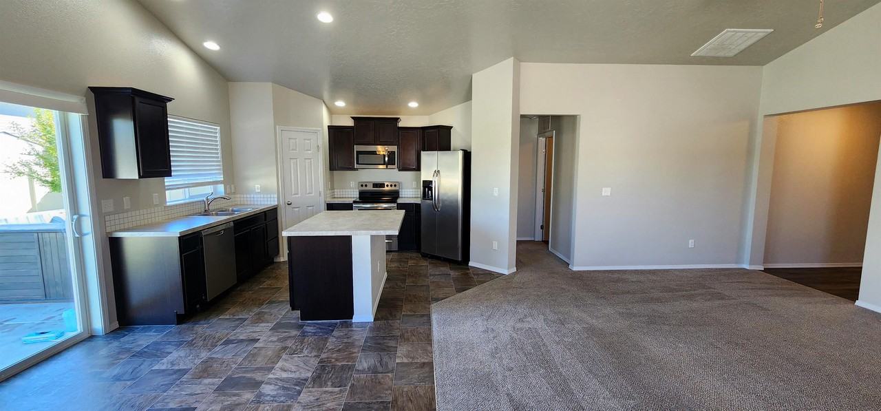 2316 N Mountain Ash Ave #1 - Photo 5 of 15