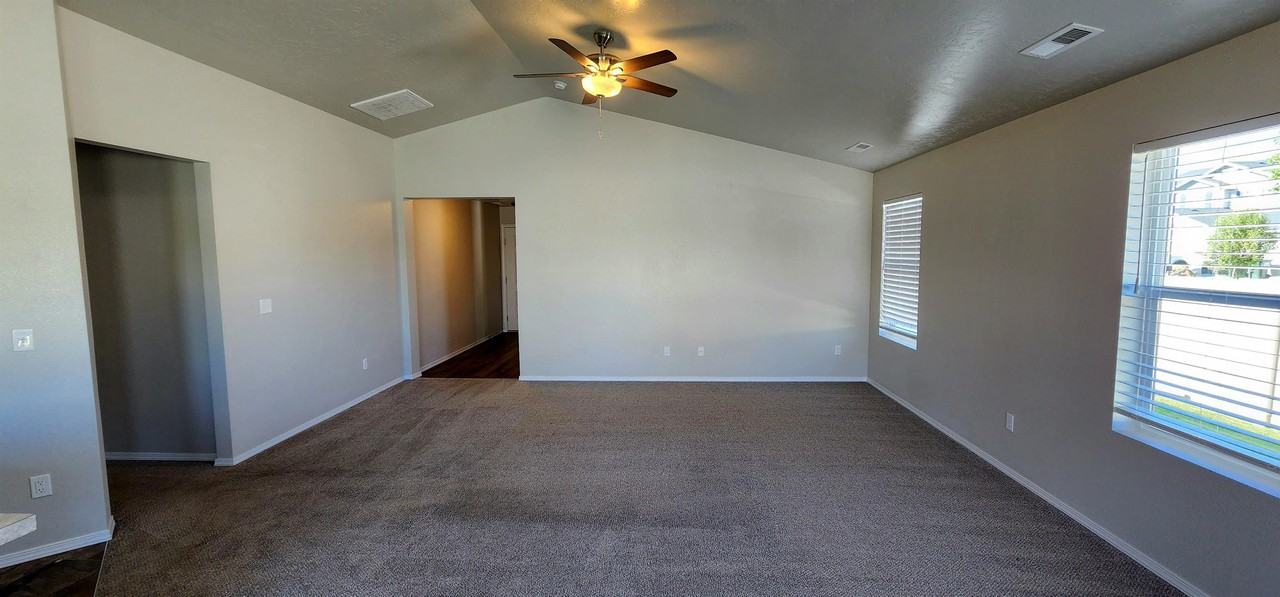 2316 N Mountain Ash Ave #1 - Photo 6 of 15