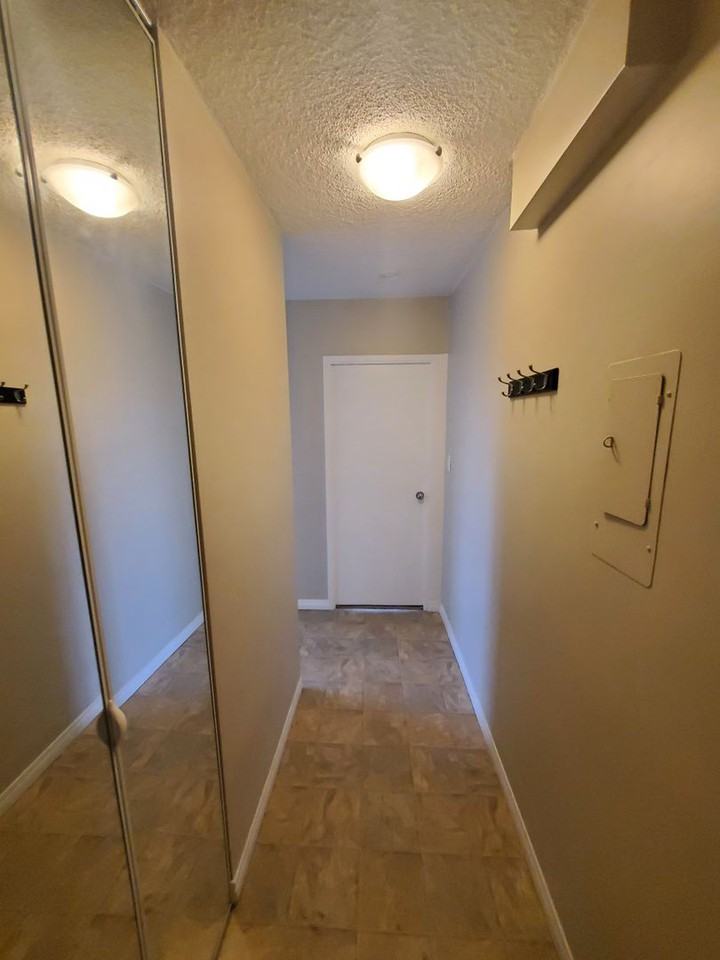 Oliver Ridge Apartment for IMMIDIATE AVAILABILITY! - Photo 2 of 9