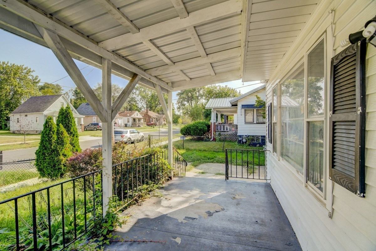 759 E Lawrence St #1 - Photo 6 of 29