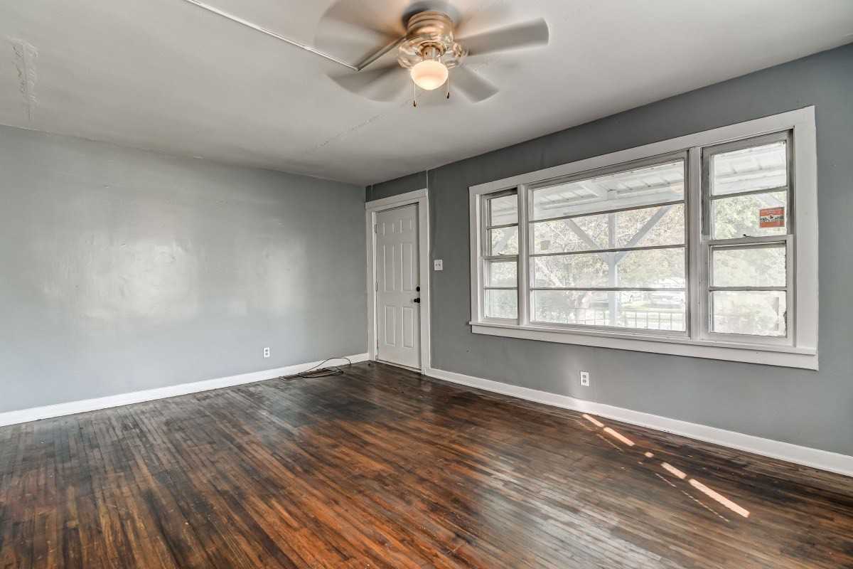 759 E Lawrence St #1 - Photo 7 of 27