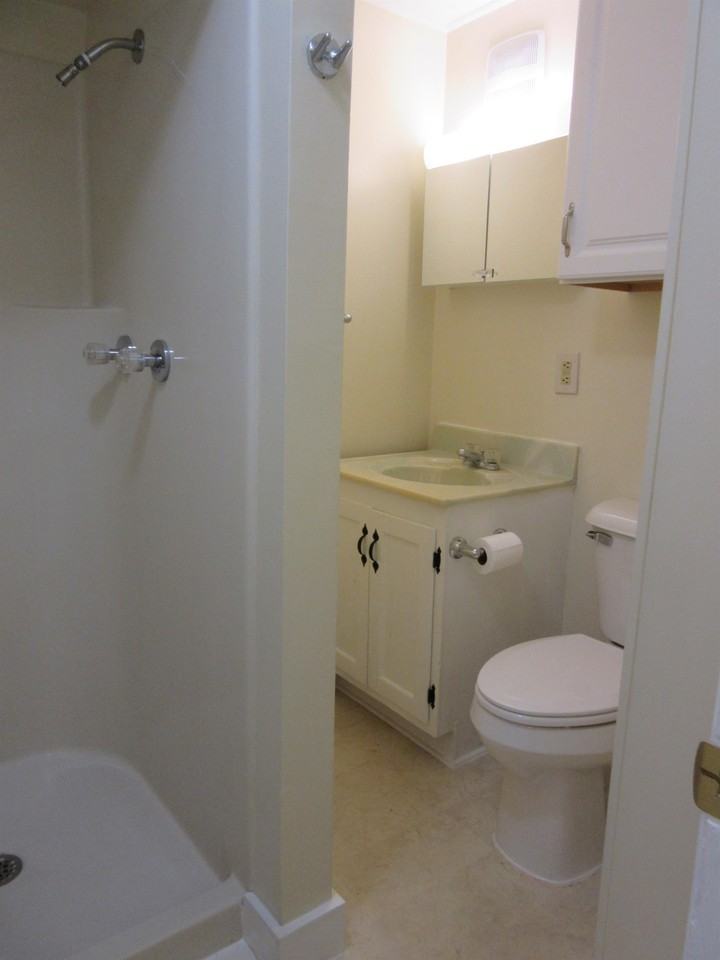 10 Ash St #2 - Photo 5 of 11