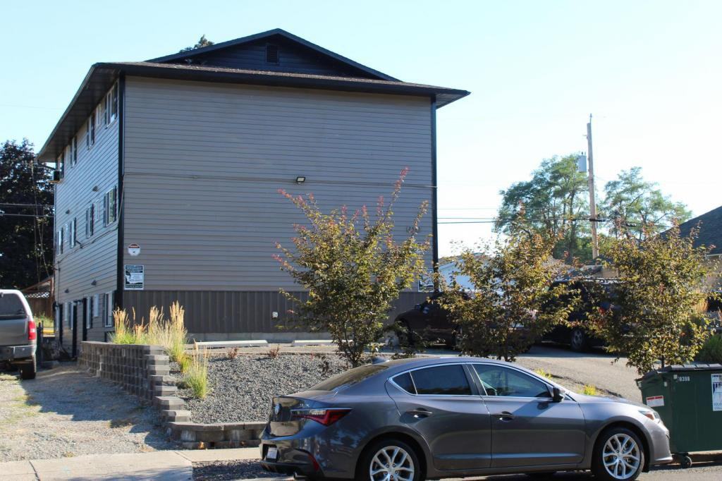 2808 E Everett Ave - Photo 3 of 10