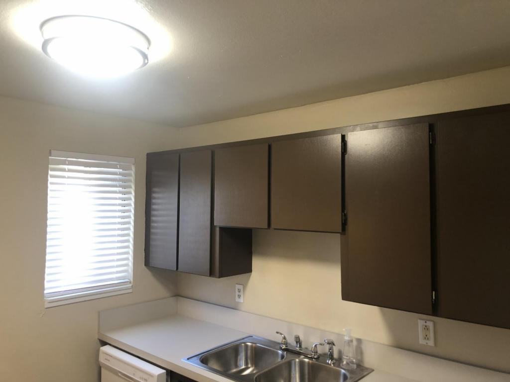 2808 E Everett Ave - Photo 6 of 10