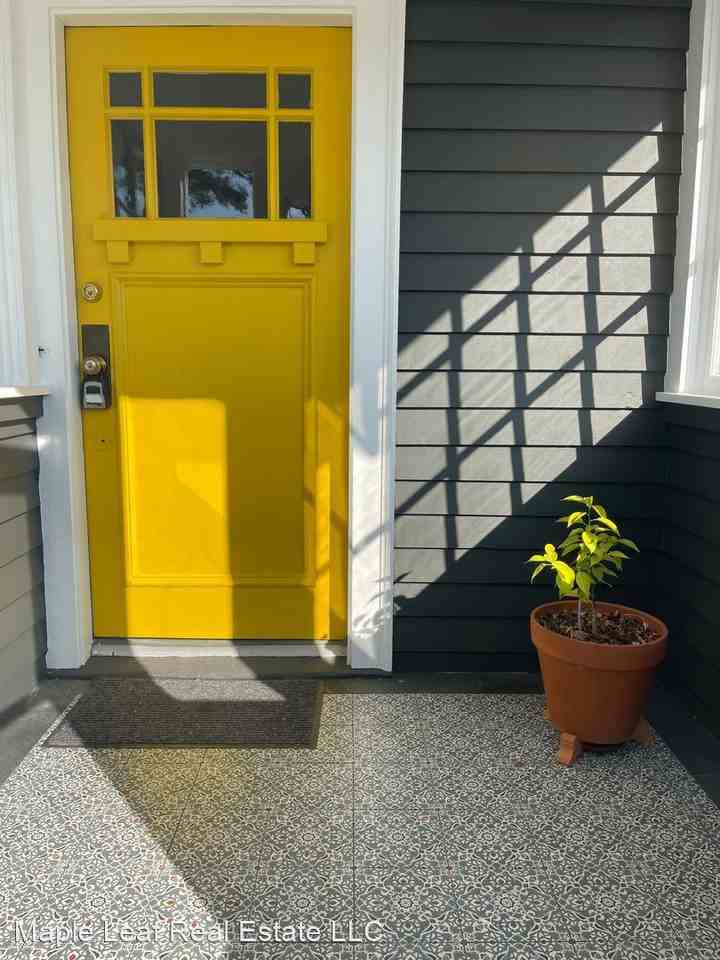328 Nw 79th St - Photo 3 of 23