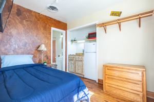 featured image of 210 E North St #3