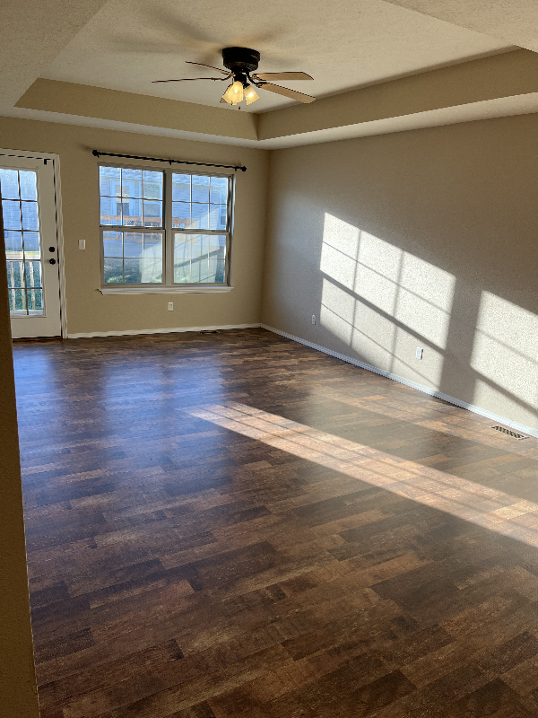 554 Welch St - Photo 2 of 11