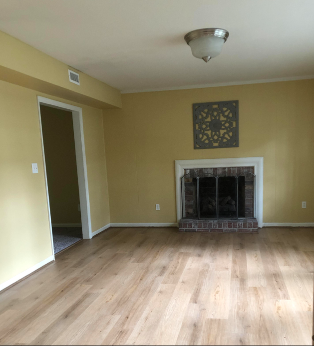 4407 B, Victoria Blvd. - Photo 2 of 15