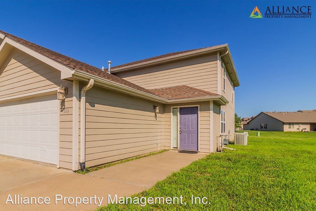 304-306 Stone Drive - Photo 3 of 23