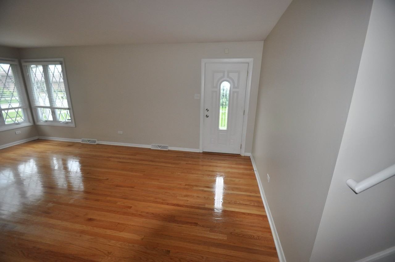 7711 Normandy Ave - Photo 2 of 11