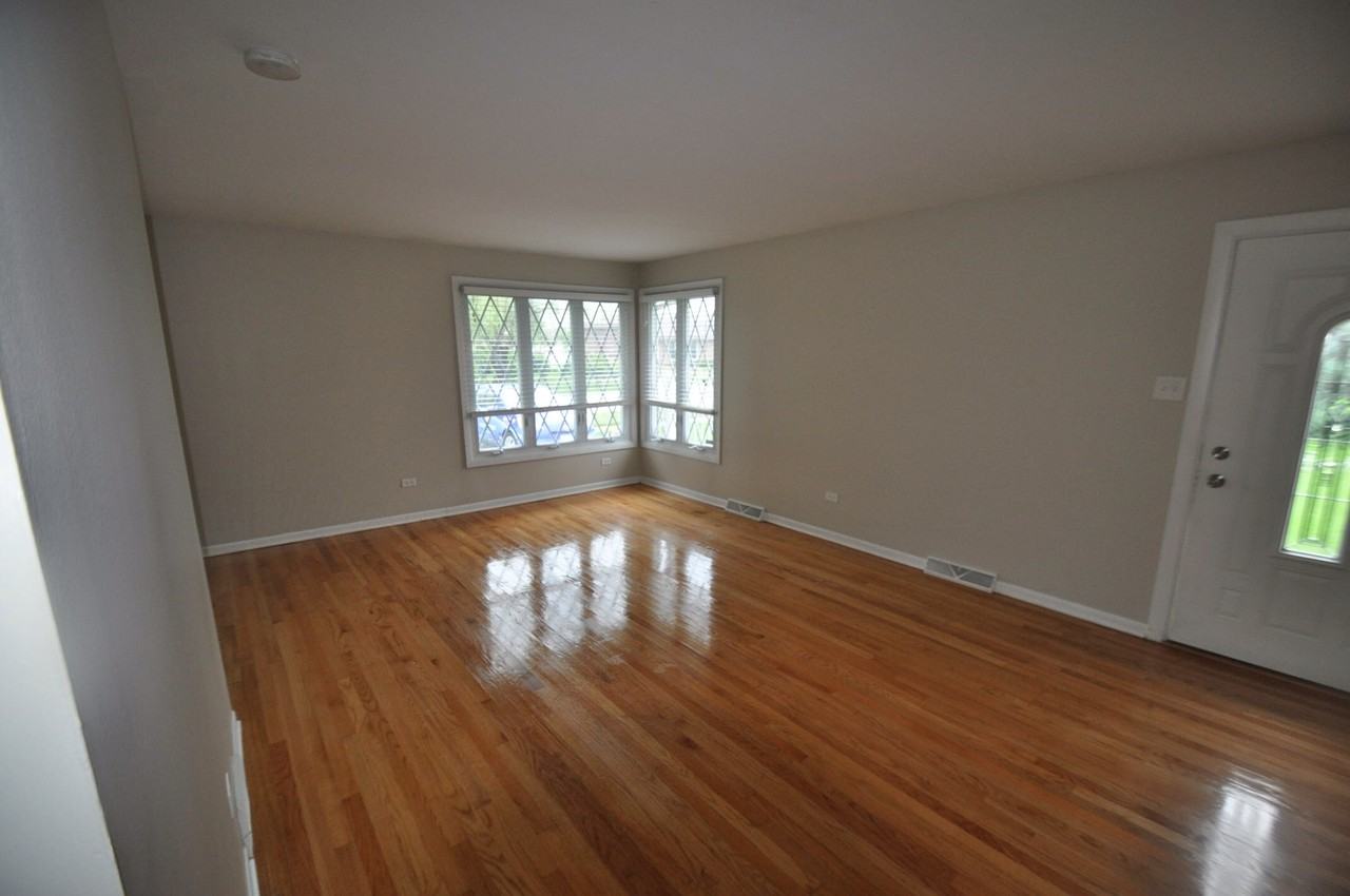 7711 Normandy Ave - Photo 3 of 11