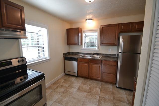 3806 S Asotin St - Photo 2 of 9