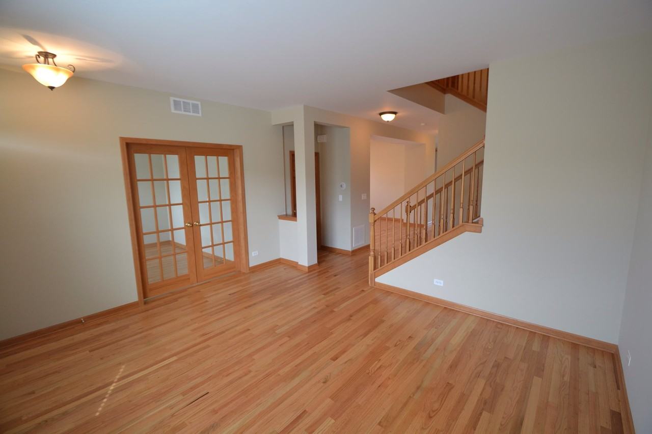 378 Oakmont Dr - Photo 3 of 10