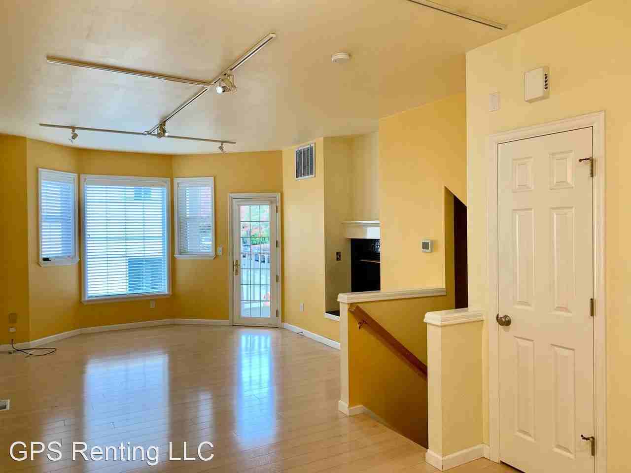 4139 Fremont Ave N - Photo 2 of 20