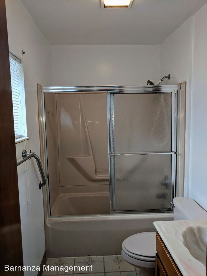 3333 & 3335 PARKVIEW ST - Photo 2 of 7