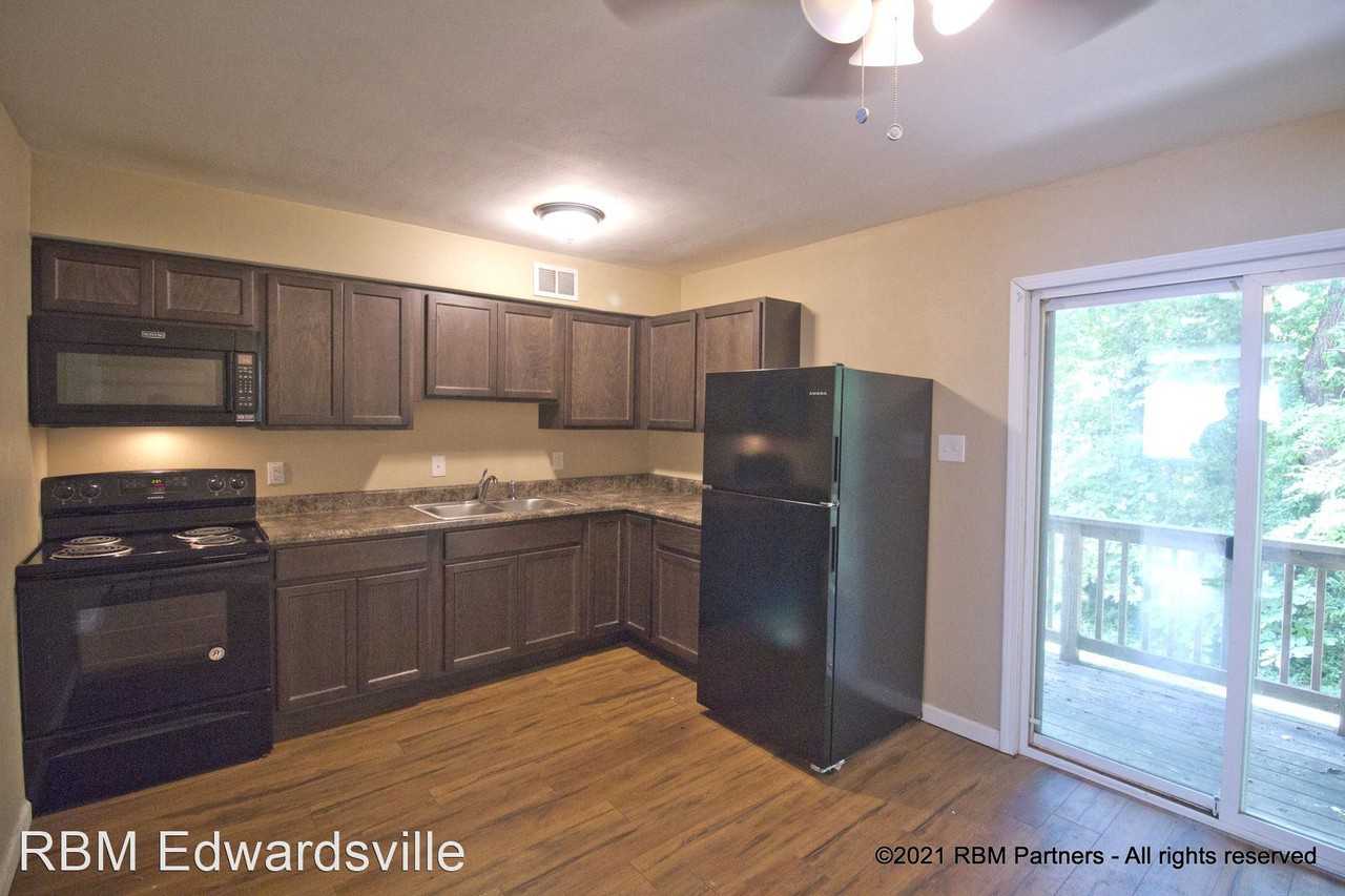 1500/1514 Schiller Ave - Photo 3 of 11