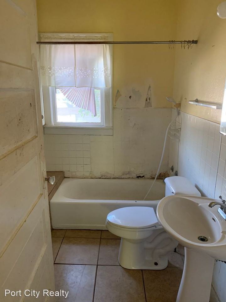 1819 Milam St - Photo 3 of 10