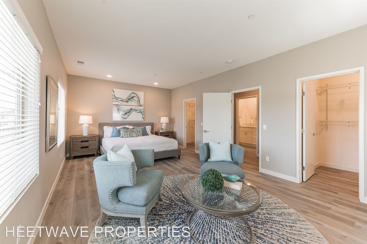 1452 Vista Heights Way - Photo 3 of 50