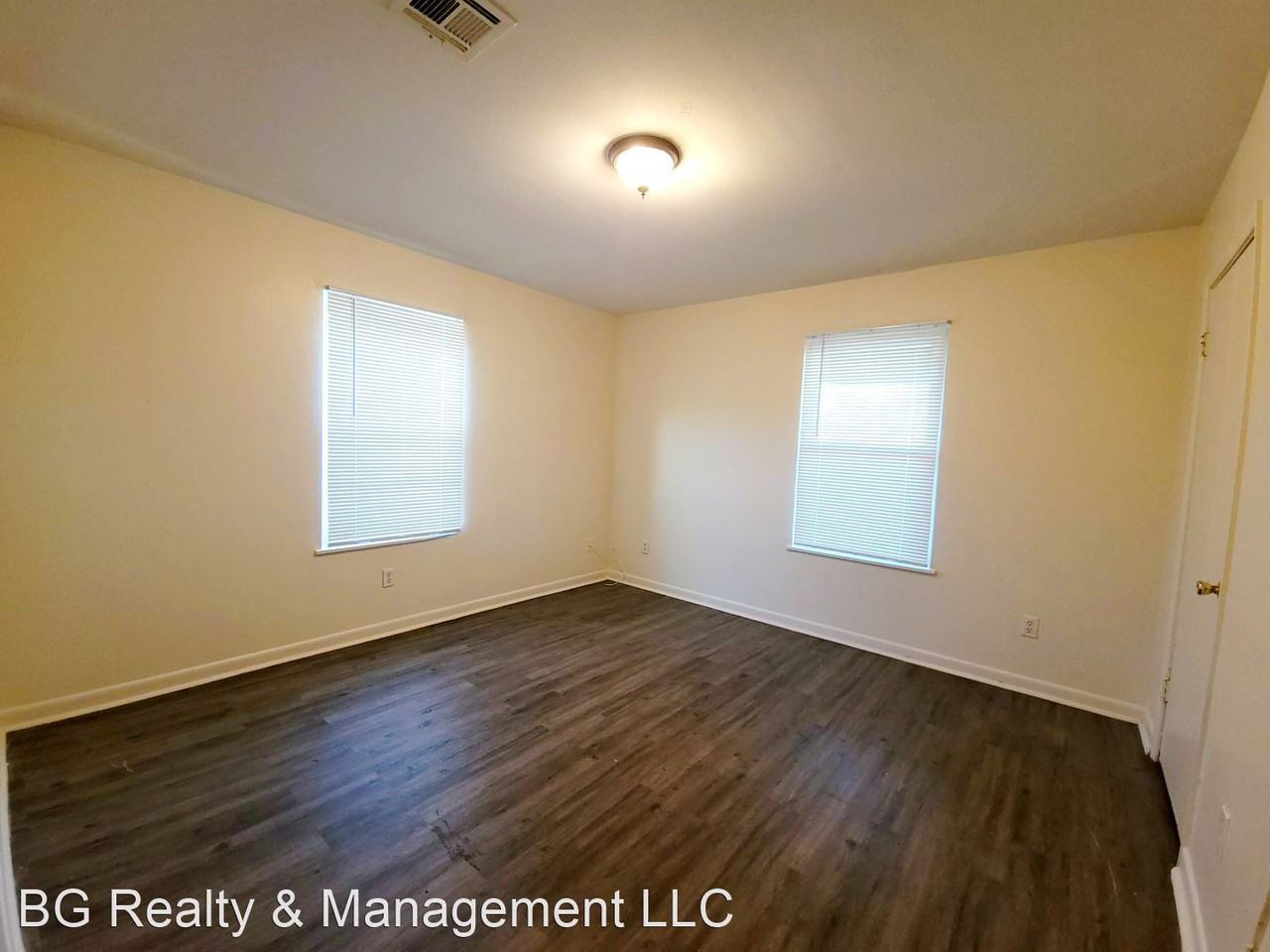 205 Windward Street - Photo 3 of 8