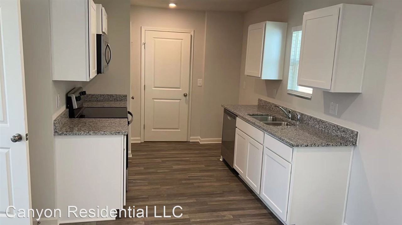 559 Dayspring Dr - Photo 2 of 18