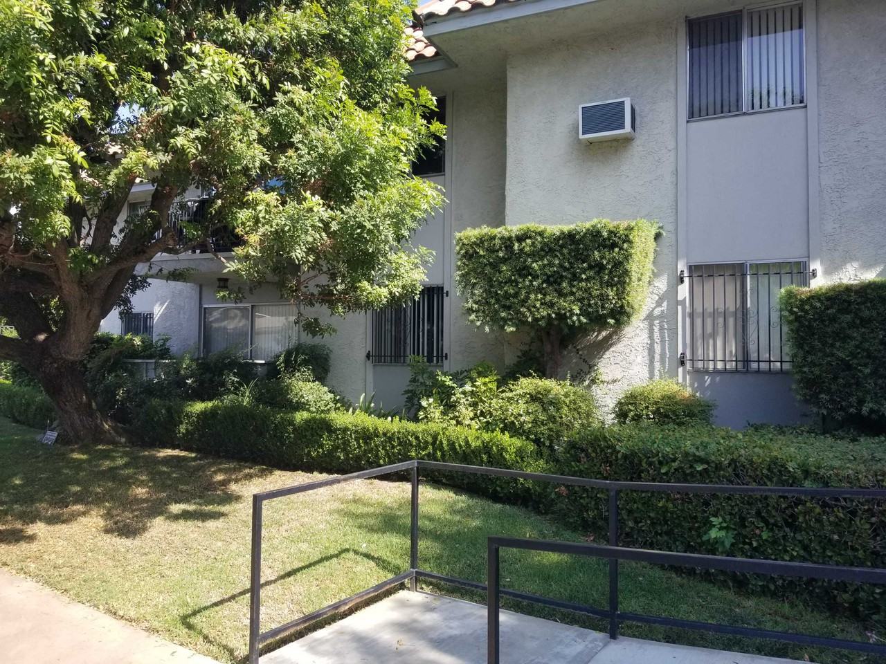 Mammoth Ave - Photo 2 of 50